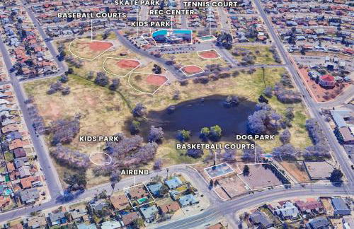 Private Pool Retreat Steps from Album Park - Foto 2