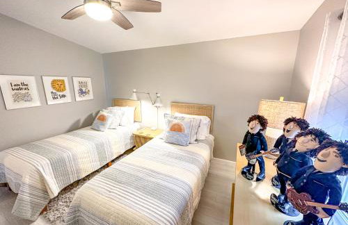 Lakefront 5 Bedroom Vacation Home - Sleeps 12! - Foto 19