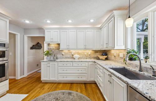 Hoosier Estate - Steps to IU - Photo 38