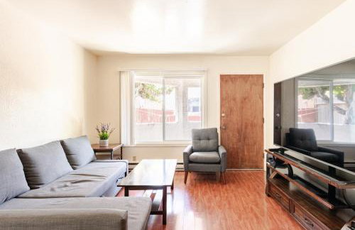 Modern & Cozy 2 Bedroom 2 Bathroom Sofabed Suite - Foto 1