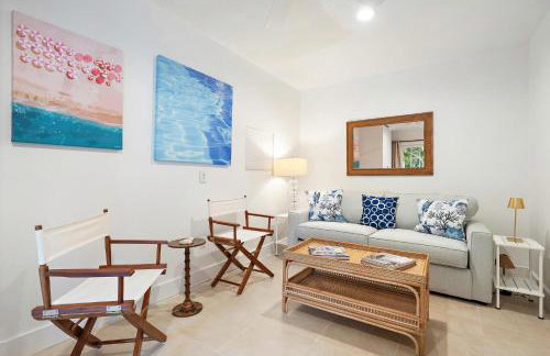 The White Flamingo - Tropical Pool Escape with Guest Cabana - Foto 18