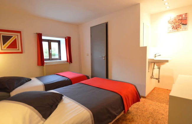 Rustic Farmhouse With Pool - Photo 9