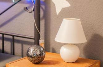 - Stellar Haven Deluxe with Cosmic Design - 3-Room Space-Themed Apartment 75 qm - Central Location - Balcony - Renovated 2024 with TV & Netflix - Full Kitchen - Free Parking - Near Metro & Airport - Galaxy-Inspired Interior - - Photo 14