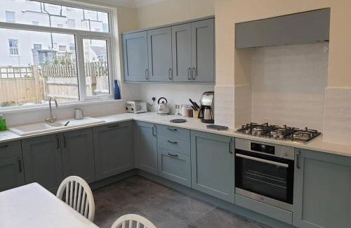 Seahorse House, Beautiful Large house next to the Beach & Park & near Zoo, Hythe - Foto 4