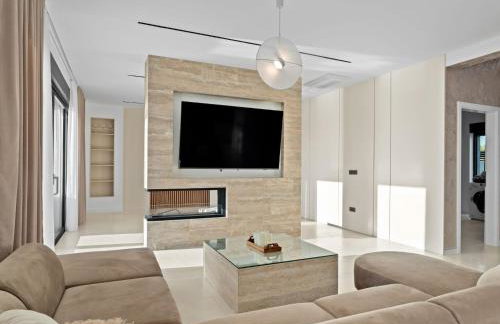 Villa Freedom - Five Bedroom House with Balcony - Foto 4