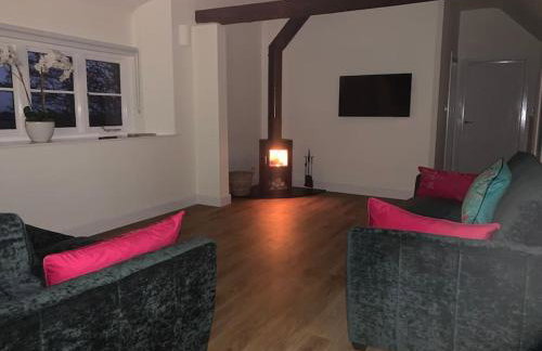 Chillout!! Sussex Flint Cottage- HotTub - Goodwood - Foto 10