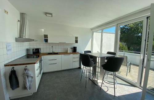 Wohnung mit 2 Einzelzimmer gemeinsamer Küchen/Bad/Balkon-Nutzung - Foto 2