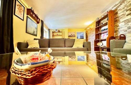 Farmhouse Apartment with Pool - Foto 17