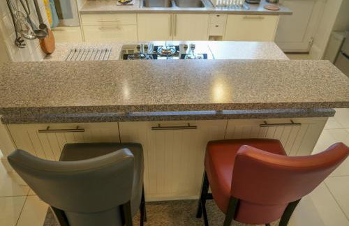 Amazing Guest Cottage in Nottingham with Parking! - Pass the Keys - Foto 29