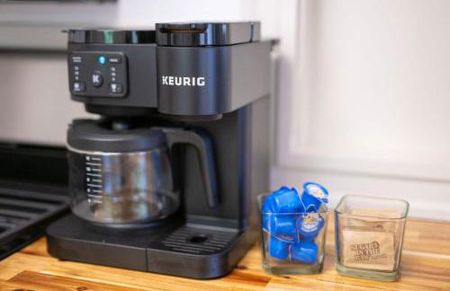 Charming Historic 4 bed -Nearby Eats, Brewery, Shops, Park - Foto 21