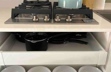 Superb location steps to DT and UT - Foto 12