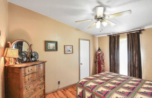 The Ponderosa Scenic Forest Views Fire Pit BBQ Pet-Friendly Now with Wi-Fi - Photo 25