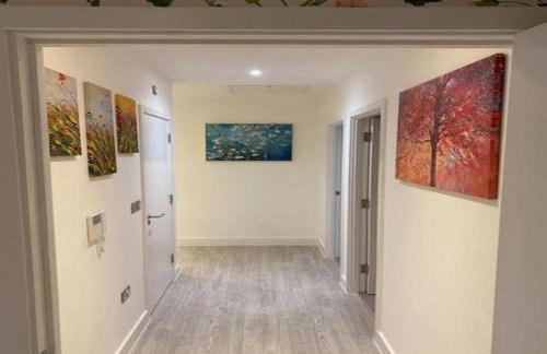 Exquisite & Contemporary 2 Bed Apartment w Parking 10 mins walk to Papworth, Addenbrookes hospitals & Bio Medical Campus - Foto 17