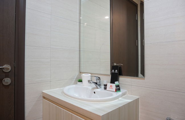 Comfy Studio Ciputra International Apartment - Photo 16