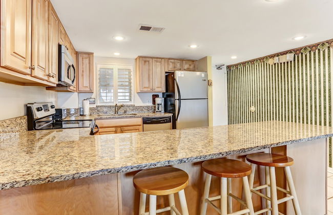 Recently Renovated Ocean Front Condo by RedAwning - Foto 7