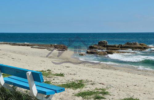 LocaLise - M3A La Maison du pêcheur au Guilvinec - Chambres vue mer - A 20m de la mer située à la pointe de Men Meur - Tout à pied, plage, port, centre, commerces, marché - Wifi inclus - Linge de lit inclus - Jardin clos - En option , ménage et serviettes - Foto 41