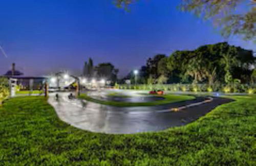 Unique Private Racing Track Villa in Miami Cinema - Foto 35