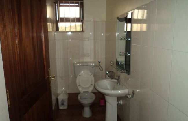 Georgia Hotel - Photo 8