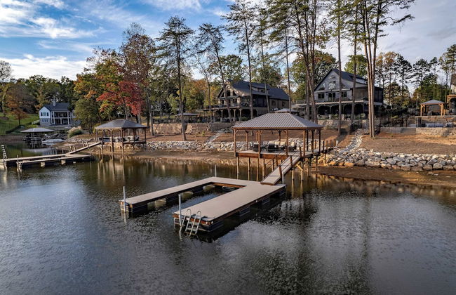 Blue Heron by Avantstay Lakefront, Dock, Pool, Theater Sleeps 22 - Foto 58