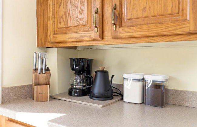 Cheerful 3 Bedroom Home Walk to UVA Stadium - Foto 29