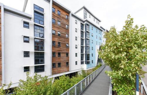 For Students Only Corfe House in Poole - Photo 7