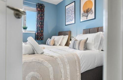 Stylish 4-Bedroom Townhouse with two large parking spaces and superfast Wi-Fi - Photo 29