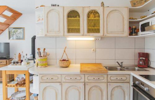 Stonehouse Korlat with open-air jacuzzi - Foto 17