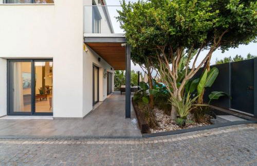 Stylish Algarve Retreat- Priv. Pool & Beach Nearby - Photo 11