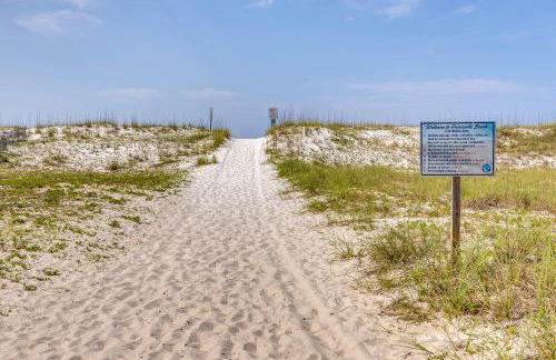 Bayfront Pensacola Beach Condo with Pool and Elevator - Foto 24
