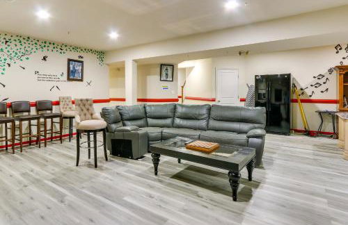 Clarksburg Getaway Near DC and Baltimore Sights! - Photo 2