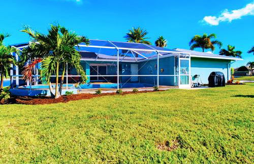 On The Water! Sleeps 12! 2 King Masters, Golf, Fishing, Bbq, Pool, Spa, Pvt Yard - Foto 7