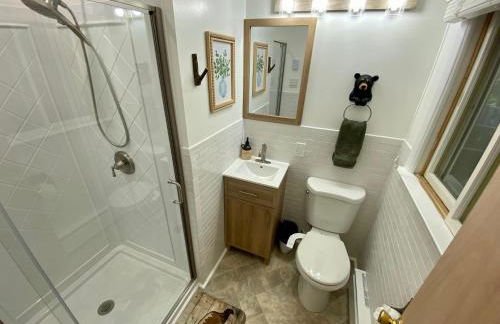 Escape to a 3-Bedroom Cabin in Lower Catskills - Foto 16