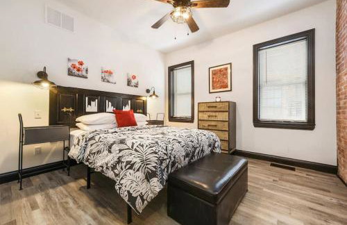 HostWise Stays - Prime Location in Lawrenceville, Exposed Brick 2BR Home - Foto 17