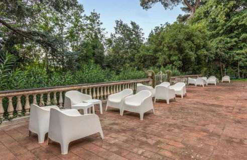 3 Bedroom Beautiful Home In Salerno - Foto 17