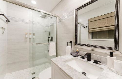 Palms Oasis with Salt Pool Movies Firepit Golf - Photo 31