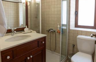 Rustic home in heart of Stemnitsa - Photo 15