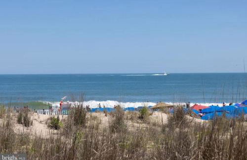 Beach perfect getaway 2 bedroom apartment - Foto 25