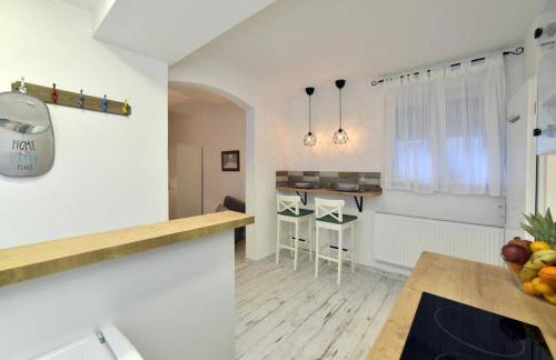 Petit Main Square - Photo 12