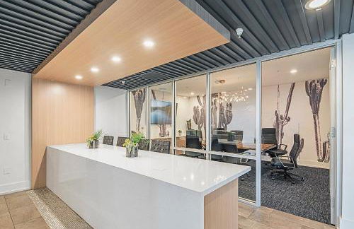 Near Mayo Clinic & Desert Ridge , Stay with Pool & Gym- S309 - Foto 56