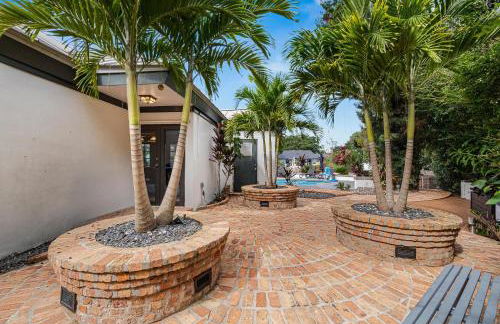 8BR Gem With Pool, Lake View & Tons of Amenities! - Foto 136