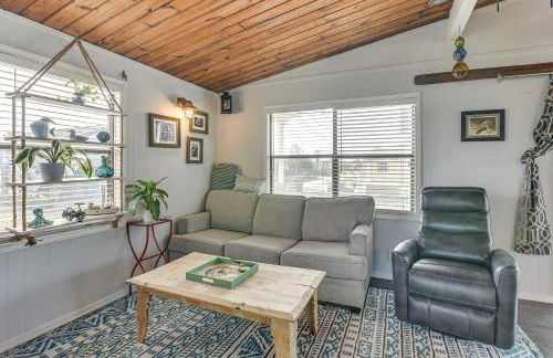 Walk to Sea Isle Beach Group Getaway with Deck! - Foto 21