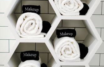 Haven at Cedar Haus Luxury 1BR Escape w Hot Tub EV Charger Gourmet Kitchen Fully Fenced Yard Dogs OK - Foto 34