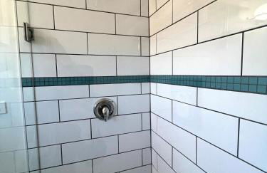 Urban Luxe Retreat l King Bed l Kitchenette - Photo 9