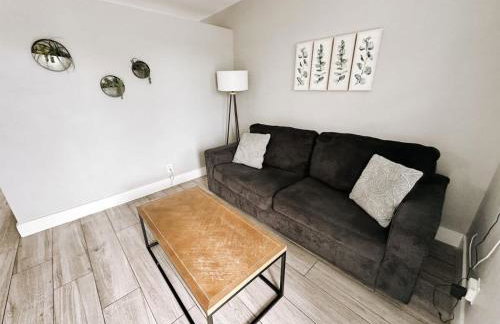 Rustic Retreats Modern 1BR for 4 guests in the heart of Fort Lauderdale - Foto 5