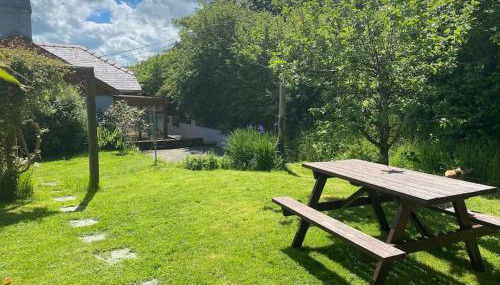 Quirky Cottage with Private Garden Nr New Quay Cardigan Bay - Foto 1