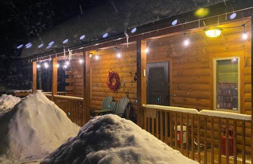 Couples Getaway Log Cabin in the White Mountains - Foto 32