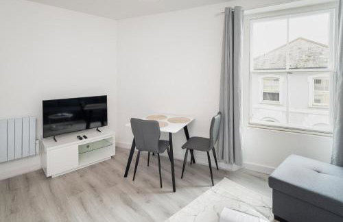 Trehawke House - Photo 6