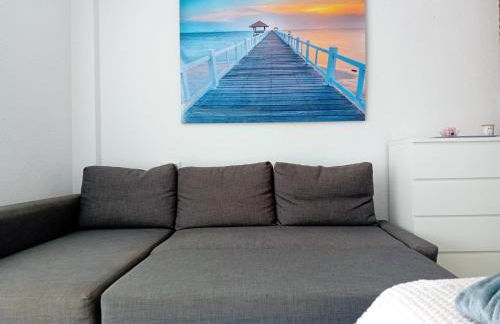 Studio with pool and sunrise view at 10 min beach walk - Foto 12