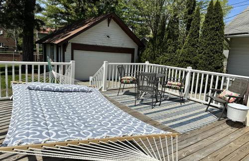 King Bed, Stocked Kitchen, Easy Driveway Parking, 2mi to Downtown & Coliseum - Foto 46