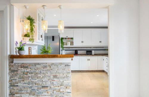 6 Bedroom Luxury Villa, Jacuzzi & heated pool 18 guests - Foto 11